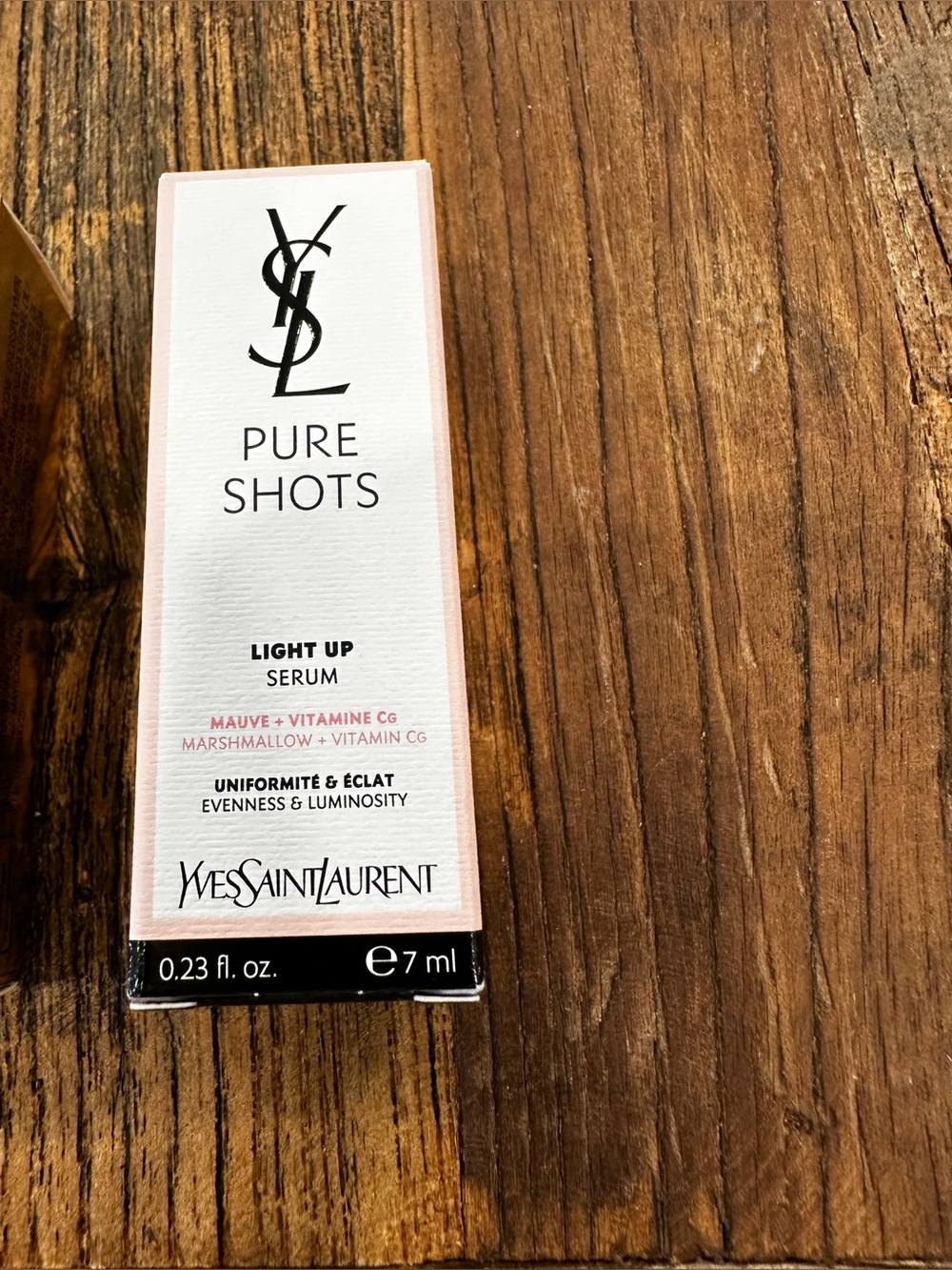 Yves Saint Laurent Pure Shots Light Up Serum - White & Pink Box - Picture 2 of 5